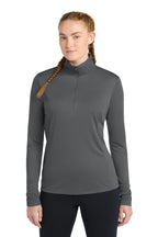 Sport-Tek ®  Sudadera de mujer Competitor ™ con cremallera de 1/4 PosiCharge ®. LST357