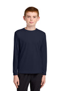 Camiseta de rendimiento de manga larga juvenil Port & Co ™ PC380YLS