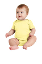 Rabbit Skins ™ Body de canalé de manga corta para bebés. RS4400